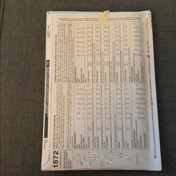 Simplicity Sewing Pattern - Picture 2 of 2